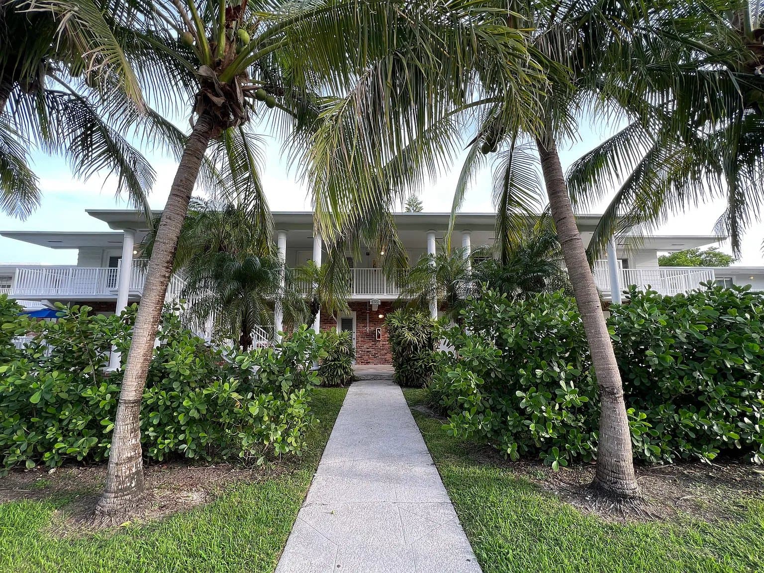 100 Sunrise Dr., Key Biscayne, FL 33149